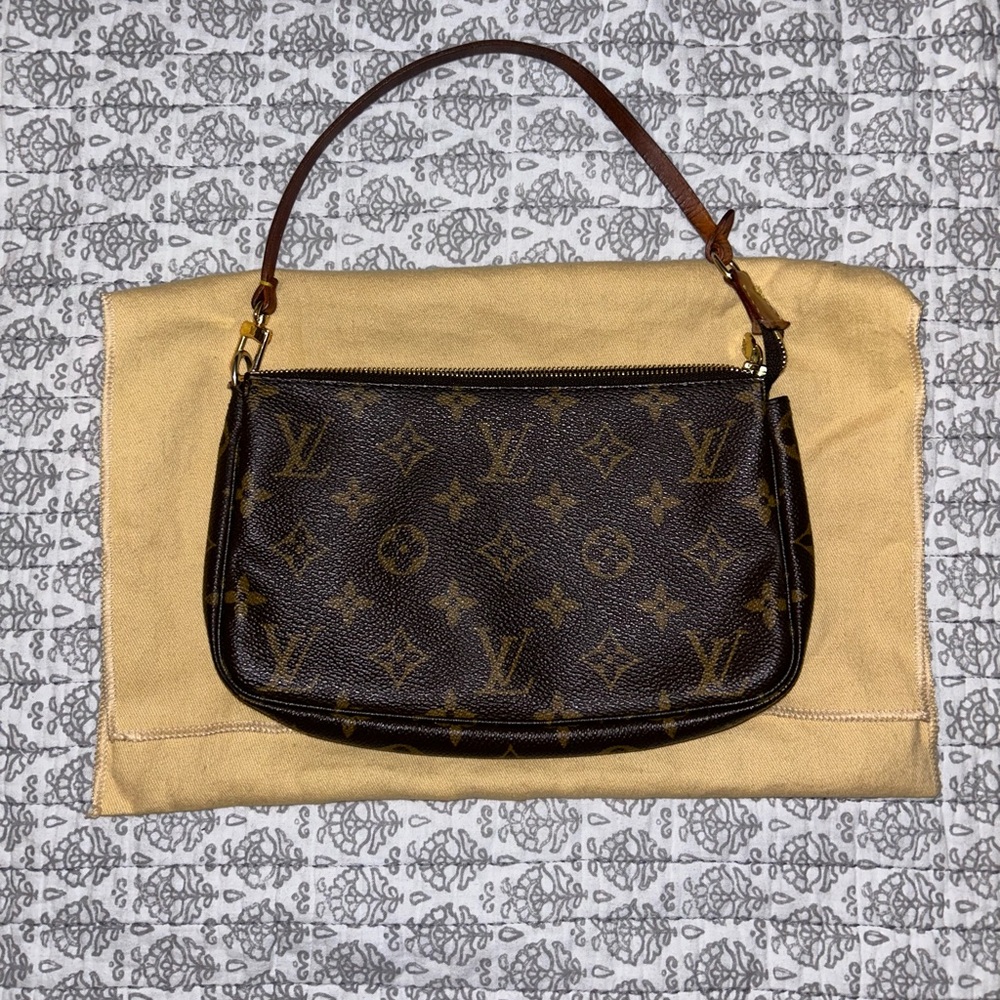 Louis Vuitton Pochette